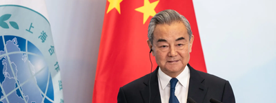 「軍国主義の亡霊」と中国外相が高市首相を名指し批判　ミュンヘン安保会議での発言が示す対日圧力の強まりと日本への影響