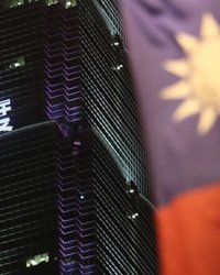 台湾で前例のない大規模なリコール住民投票が実施され、与党・民進党が全面的な敗北を喫した。