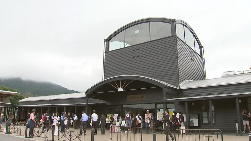 【警鐘】「白タク」横行が日本の観光地を脅かす 中国大型連休で懸念強まる由布院の実態