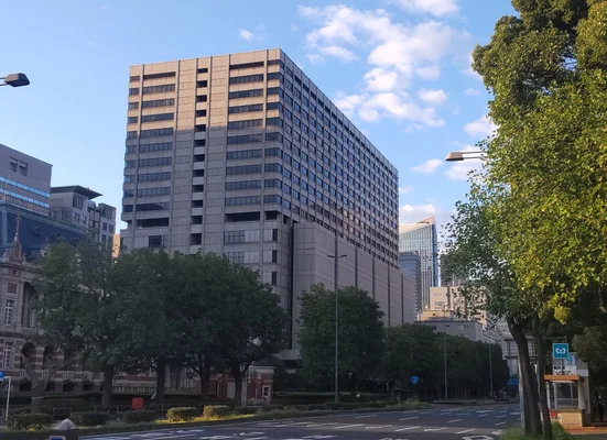 凍結口座中国人が買い取り公正証書を悪用して差し押さえ投資詐欺の金を引き出し