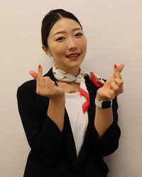 元外資系航空会社のキャビンアテンダント（CA）のお笑い芸人・CRAZY　COCO（38）が15日深夜、テレビ朝日「見取り図じゃん」（日曜深夜0・10）に出演。「ありがたいんですが。エコノミークラスで名刺渡してくる人なんなの？」と疑問を呈した。
