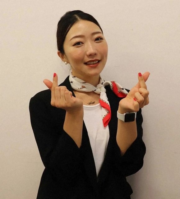 元外資系航空会社のキャビンアテンダント（CA）のお笑い芸人・CRAZY　COCO（38）が15日深夜、テレビ朝日「見取り図じゃん」（日曜深夜0・10）に出演。「ありがたいんですが。エコノミークラスで名刺渡してくる人なんなの？」と疑問を呈した。