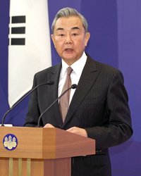 中国外相が韓国に「対日共闘」を呼びかける意味とは――歴史カードと台湾問題を絡めた対日圧力の実像