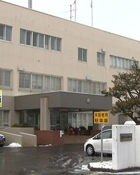 【無免許運転か？】中国籍の男が一時停止せず衝突し逃走＿十字路出会い頭で衝突事故＿女性にけが負わせた疑いで逮捕＿ひき逃げの疑いもあるとみて捜査続ける＜北海道千歳市＞