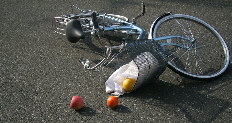 小学生による自転車事故で約1億円の損害賠償命令が下されたというニュースが日本社会に大きな衝撃を与えています。このような高額賠償リスクに備える手段として、個人賠償責任保険の重要性が改めて注目されています。しかし、ここで見過ごしてはならないのが、中国系保険企業が日本市場に急速に進出している実態です。
