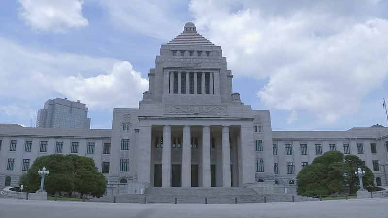 通常国会が事実上閉幕し、野党が提出した「ガソリン税の暫定税率廃止法案」が廃案となりました。これは単なる与野党の対立ではなく、日本のエネルギー政策と経済安全保障に重大な影響を及ぼす出来事でもあります。